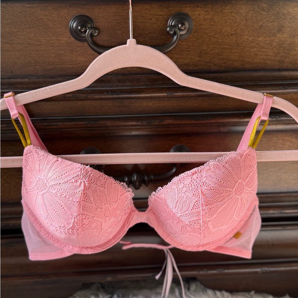 Victoria’s secret bra